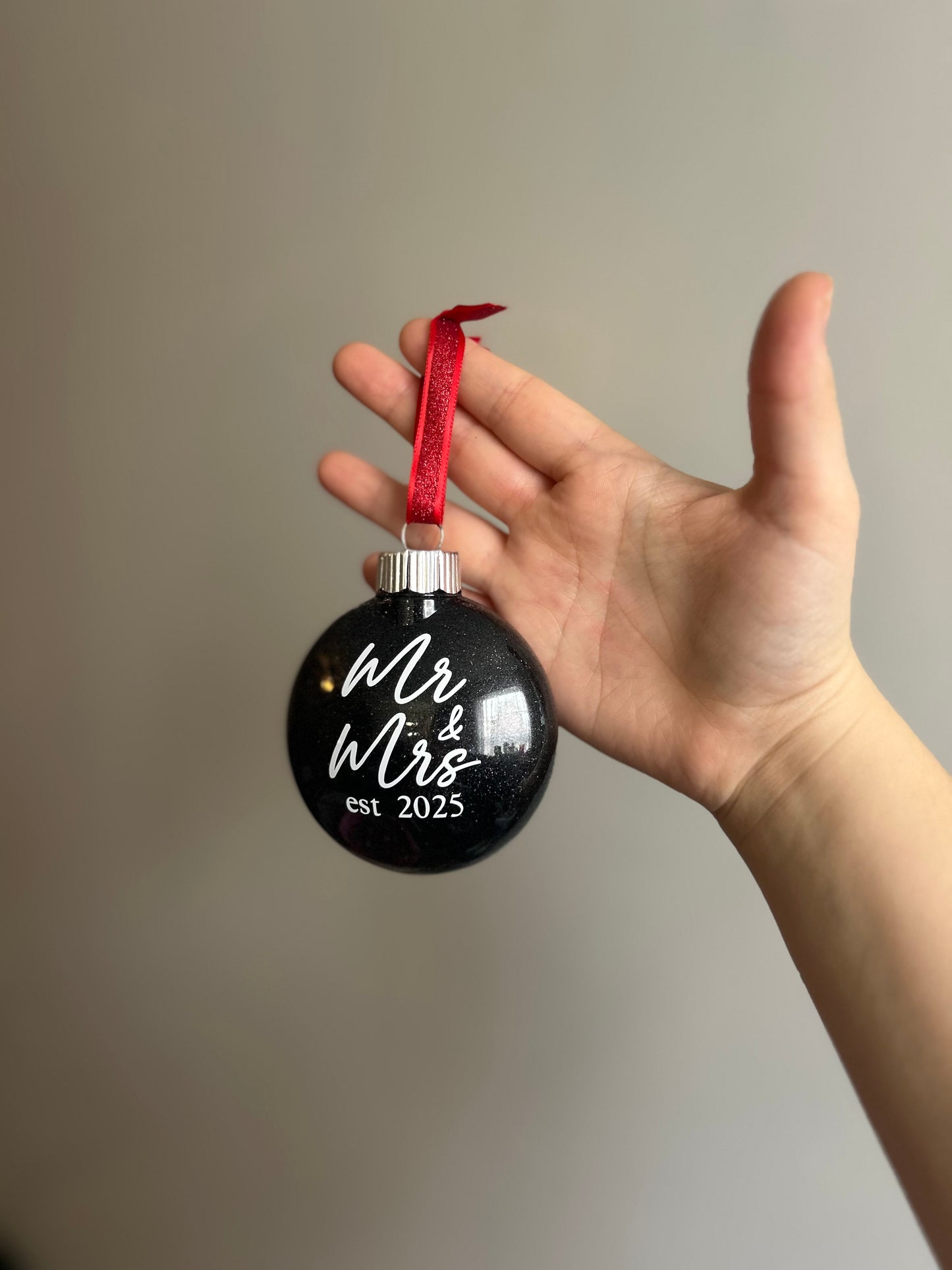 Mr/Mrs ornament - black glitter